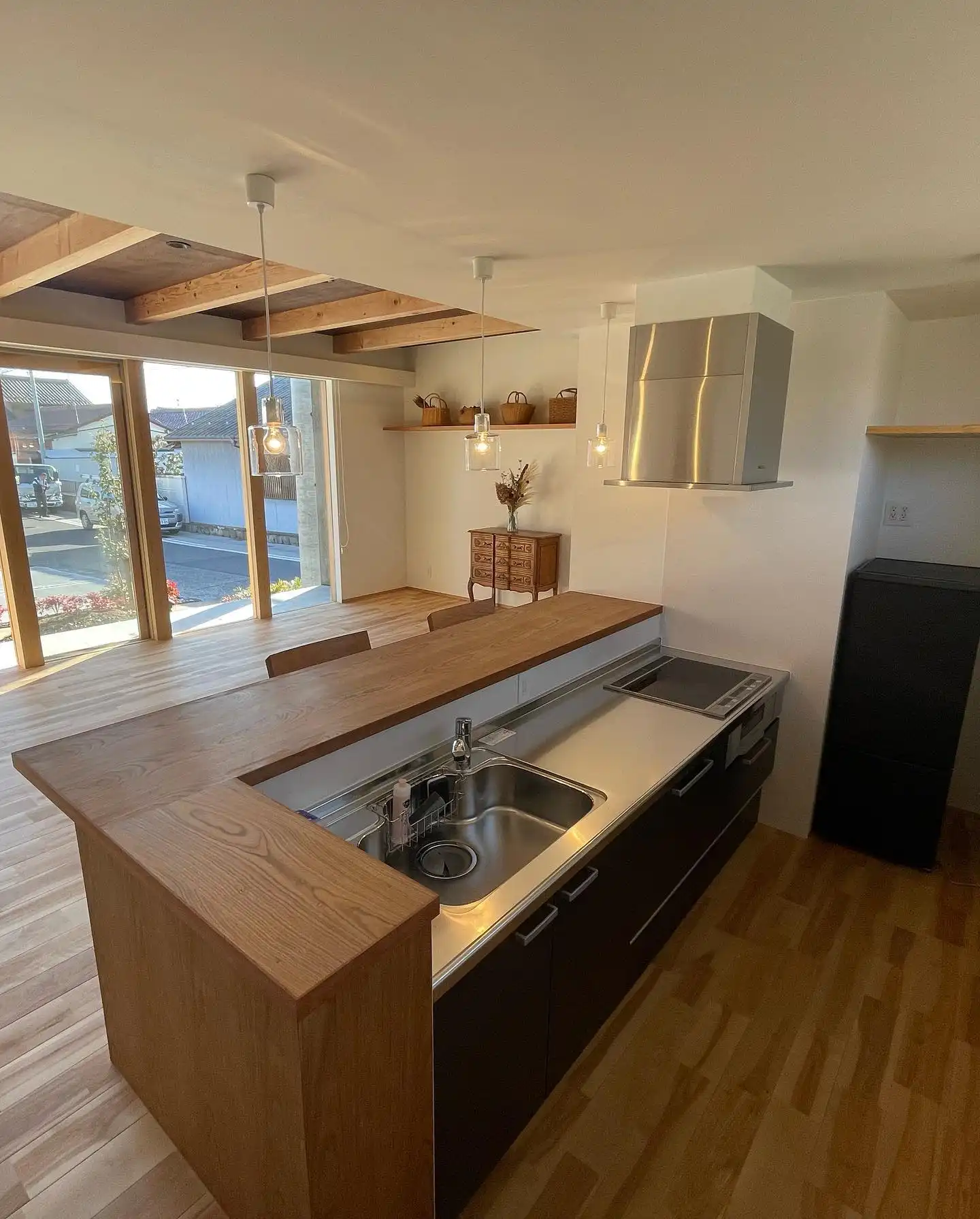 温かな陽の光が差し込む趣味の家 - 写真3